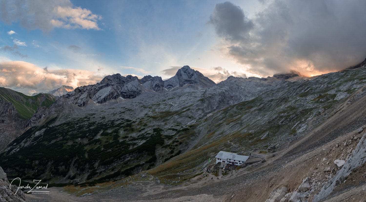 Knorrhütte just before sunset