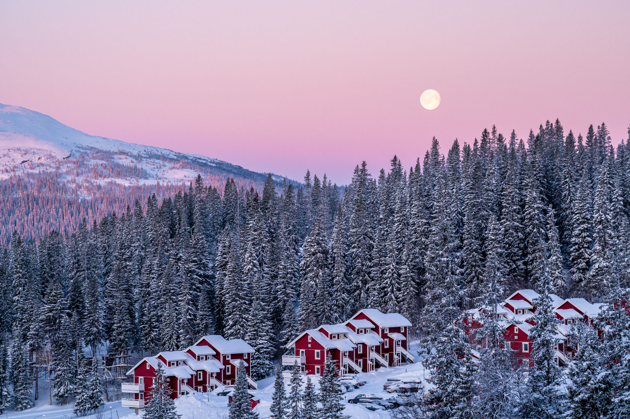 Åre Björnen before sunrise during blue hour