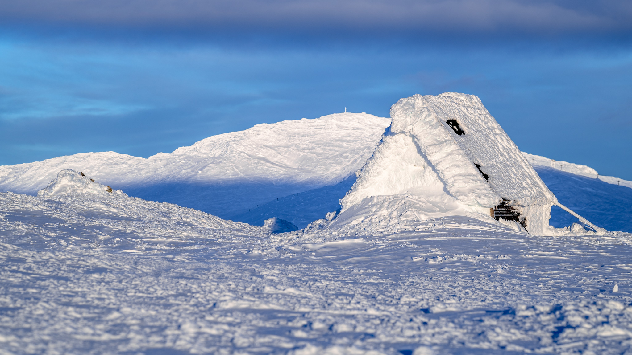 Hut on Mullfjället with view of Åreskutan 