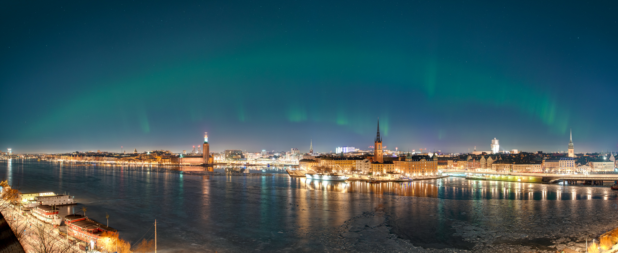 Northern lights over Stockholm from Montelisuvägen